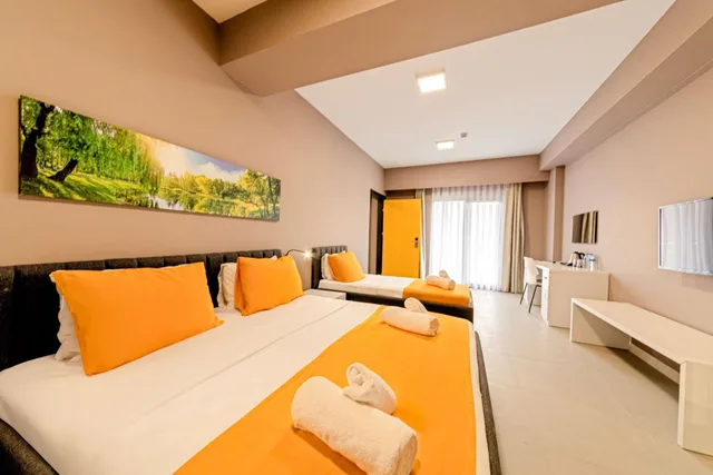 غرفة عائلية بإطلالة على الحديقة، First Joy Hotel 3/10