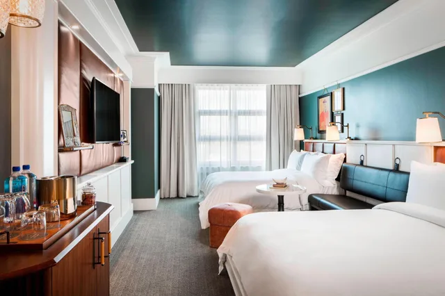 غرفة سوبيريور بسرير مزدوج، PERRY LANE HOTEL, A LUXURY COLLECTION HOTEL, SAVANNAH 1/2