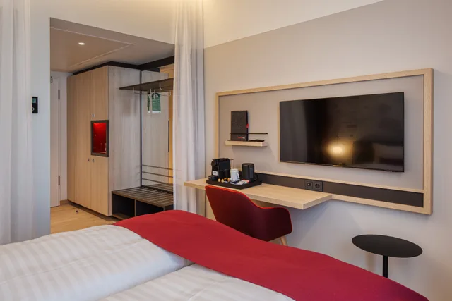 غرفة سوبيريور بسرير مزدوج، IntercityHotel Berlin Airport BER Terminal 1+2 1/8