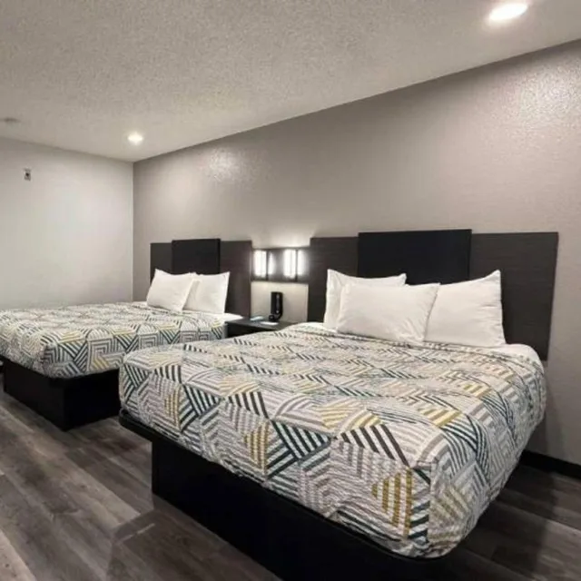 Room, Quadruple, Accessible, Motel6 Seattle, WA - South 5/10