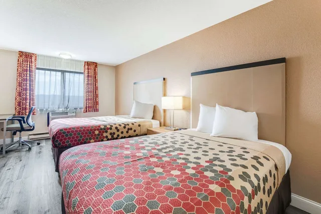 غرفة بسريرين مزدوجين، Econo Lodge Madison East 1/4