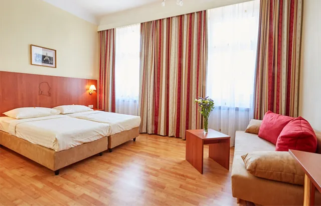 غرفة بسرير مزدوج بإطلالة على الفناء، Mozart Hotel 1/1