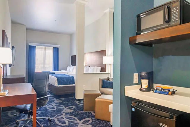 Upgrade, Suite, 2 Queen Beds, Sofa, Accessible، Comfort Inn And Suites Oklahoma City South I 35 9/9