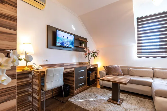 Vila Royal Crown، Subotica 36/50