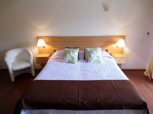 غرفة بسرير مزدوج بإطلالة على المسبح، Hotel Residence Anglet Biarritz Parme 6/9