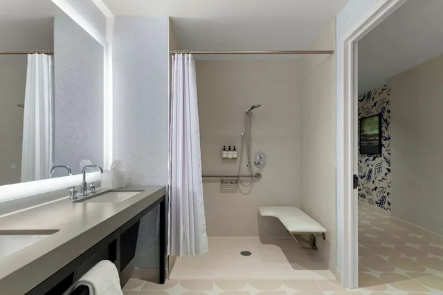 Room, 2 Queen Beds, Bay View, Accessible، Gaylord Pacific Resort & Convention Center 4/5