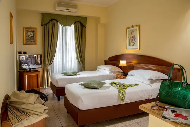 غرفة قياسية بسريرين منفصلين، Marini Park Hotel 2/3