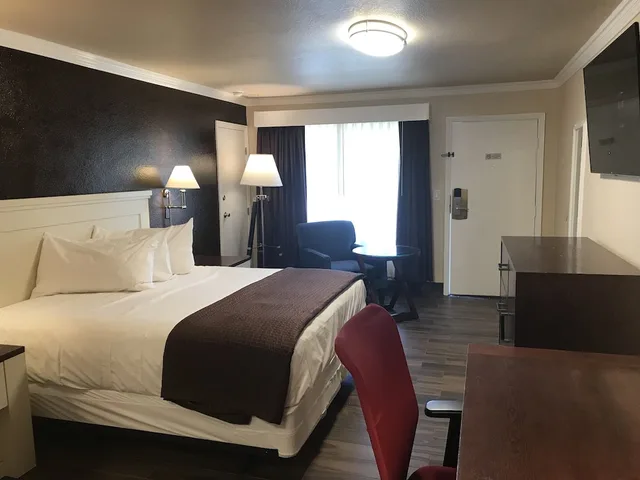 غرفة قياسية بسرير كينج، Abby S Anaheimer Inn 4/9