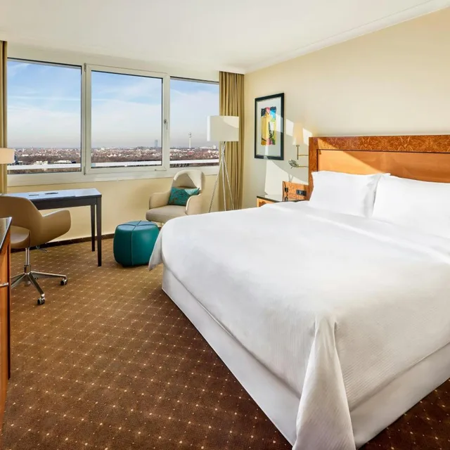 Westin, Guest Room, Executive, King Bed، The Westin Grand Munich 1/5