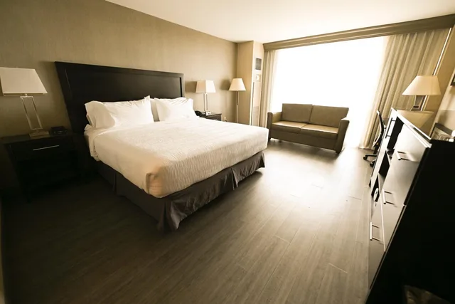 غرفة سوبيريور بسرير كينج، The Hotel Ml 4/8