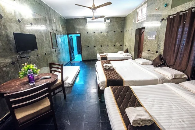 غرفة عائلية بسريرين مزدوجين بغرفة نوم واحدة، OYO Rooms off Aurobindo Ashram 2/2