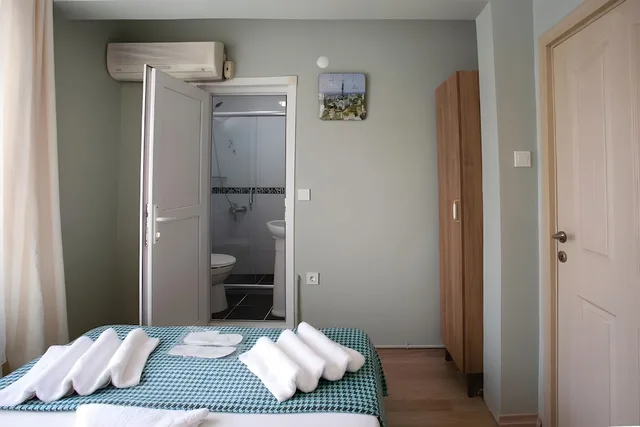 Standard, Double Bed, Sofia Corner Hotel 3/6