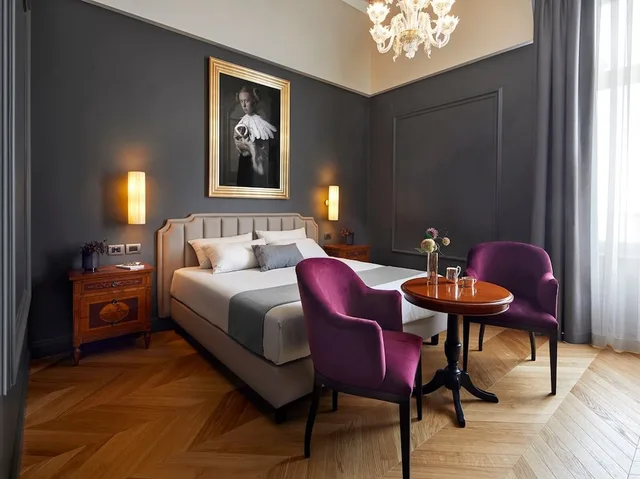 غرفة تنفيذية بسرير مزدوج بإطلالة على البحيرة، Hotel Villa Del Sogno 2/7