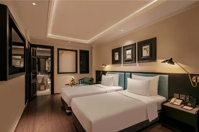 Connecting, Family, Champton Hanoi Hotel 2/2