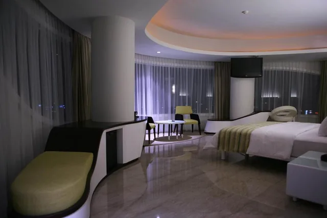 Senior, Executive, King Bed، Sensa Hotel 3/7