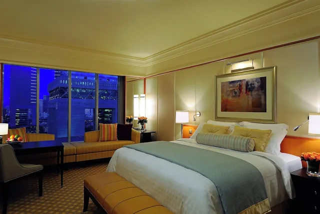 غرفة كلوب بسرير كينج مع دخول الصالة، The Ritz Carlton Dubai International Financial Centre 3/10