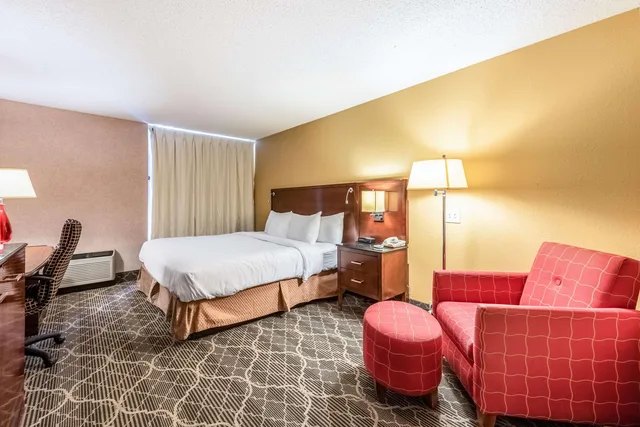 غرفة بسرير كوين، Quality Inn and Suites Brainerd MN 3/5
