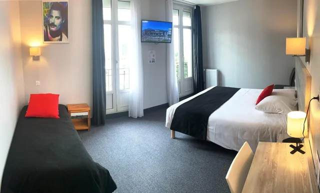 غرفة ثلاثية بسرير كوين وسرير فردي، Brit Hotel Suisse Et Bordeaux 5/10