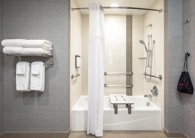 غرفة بسريرين كوين مع أريكة لذوي الإعاقة، Hyatt Place Santa Cruz 3/3