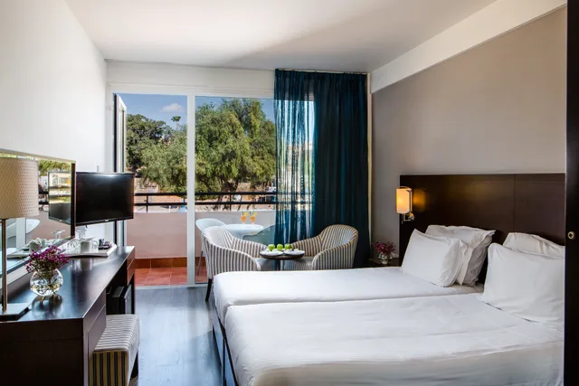 Superior, Inland View, Napa Plaza Hotel-Adults Only 1/8