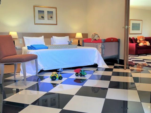 Family room Open Plan، Out of the Blue Resort 1/4
