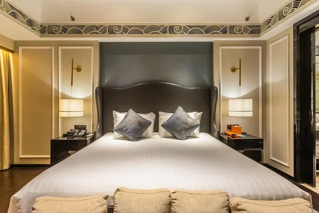 جناح سوبيريور بسرير كينج بإطلالة على البحيرة، Grand New Century Hotel Yixing 1/2