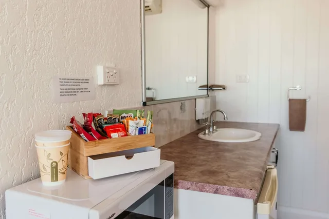 Room, Twin Beds, Accessible, Outback Motel Mt Isa 8/10