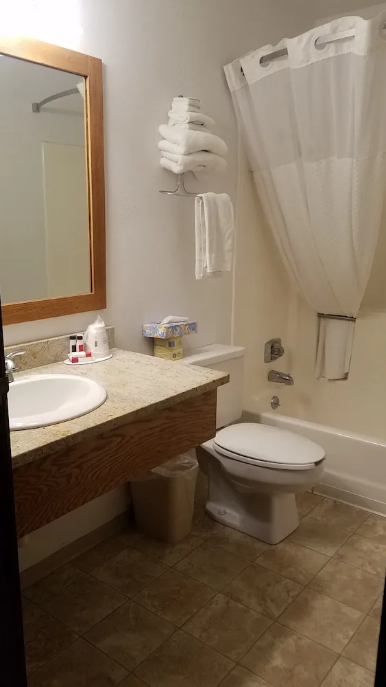 غرفة قياسية بسرير كوين، Super 8 Milbank Sd 4/4