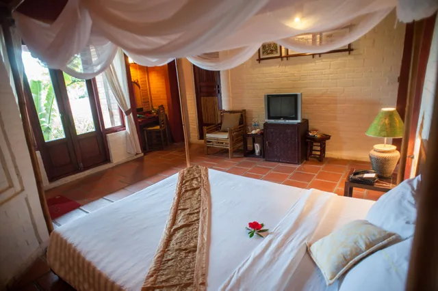 Superior, Queen Bed, Garden View, Van Chai Resort 1/2