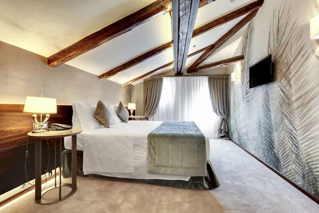 Executive, Suite, King Bed, DONA PALACE 3/8