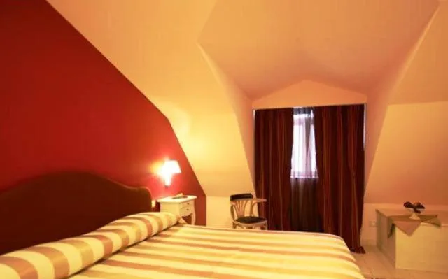 جناح، Palace Hotel Una Nuova Strada 1/6