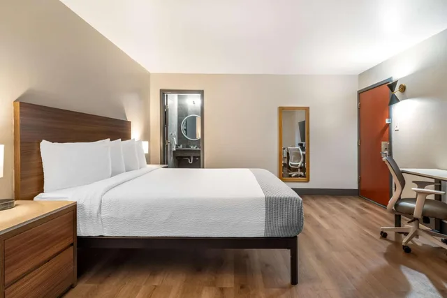 غرفة كبيرة بسرير كينج، La Luna Inn 4/6