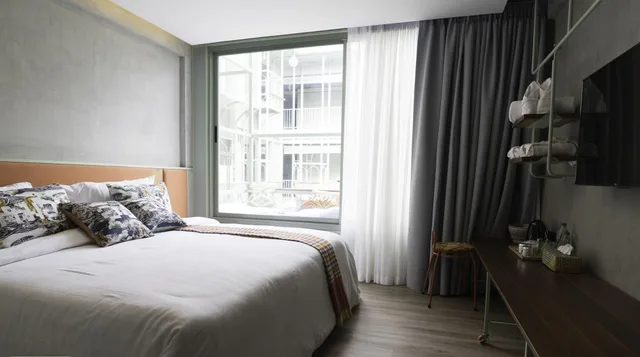 غرفة ديلوكس بسرير مزدوج، Samsen Street Hotel 2/6