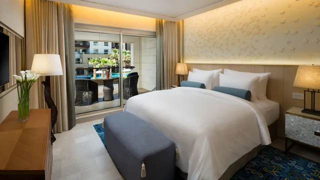 Signature, Duplex, Pool, Suite, King Bed, Pool View، Kempinski Summerland Hotel & Resort Beirut 1/2