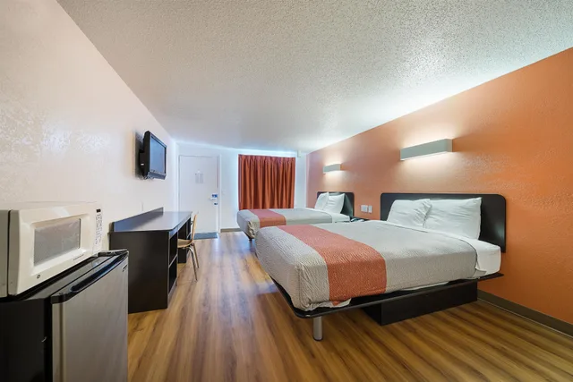 Standard, 2 Queen Beds, Smoking, Motel6 Hamburg, NY 1/5