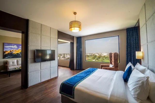 جناح تنفيذي، Essentia Luxury Hotel Indore 1/2
