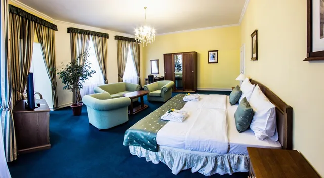 Family Suite, King Bed, Castle View، Hotel Dvorak 3/7