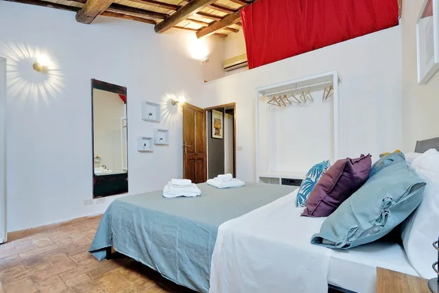 2 Bedrooms, Apartment, 2 Queen Beds, Sofa, San Callisto - WR Apartments 1/7