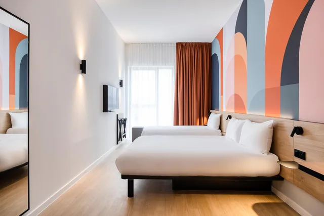 غرفة ثلاثية بسرير كوين، B&B HOTEL Mechelen 1/1