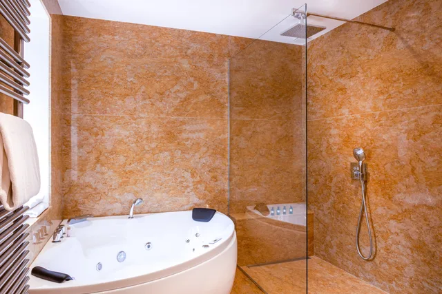 Suite, Sauna, Hot Tub، L Hotel de Beaune 2/2