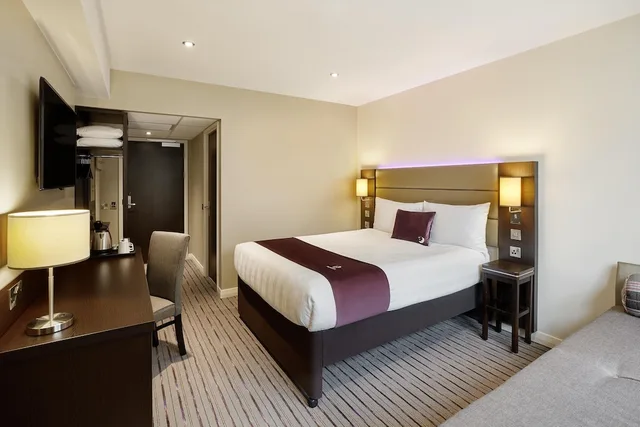 غرفة قياسية بسرير مزدوج، Premier Inn London Clapham 1/3