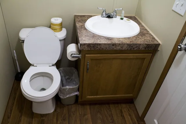 جناح بسريرين مزدوجين، Cotulla Mobile Home 2/3