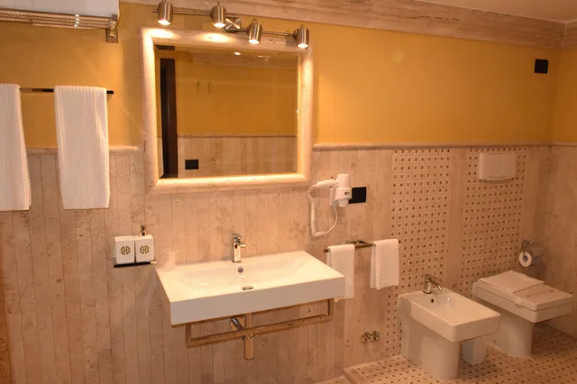 جناح تنفيذي بسرير كينج، BHB Hotel Manduria 2/3