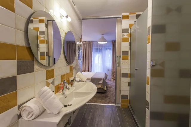 جناح فاخر بشرفة بغرفتي نوم، Boban Luxury Suites 8/8