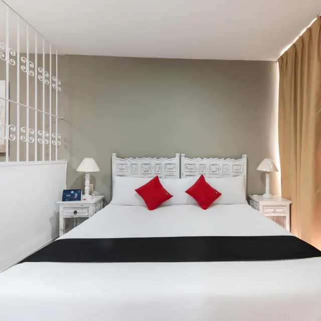 Deluxe, Suites Internacional 3/6