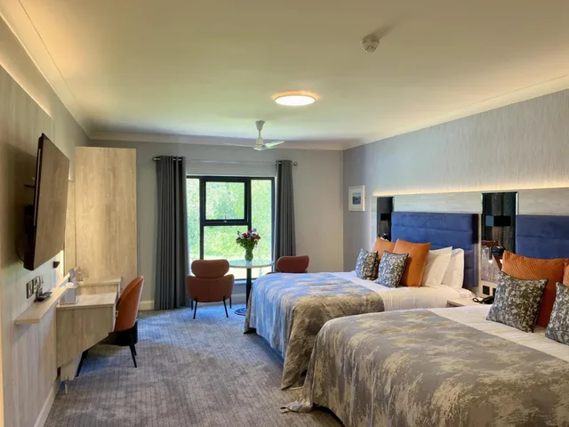 غرفة تنفيذية بسريرين مزدوجين، MILL PARK HOTEL 1/3