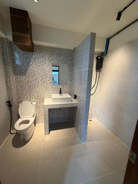 Alt, Junior Suite, King Bed, Sofa، Mountain Blue Cottage 7/10