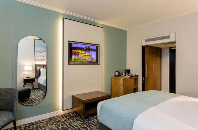 غرفة بسرير كينج، Southern Sun Rosebank 5/8