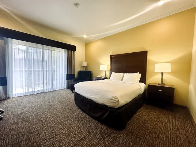 غرفة قياسية بسرير كوين، Comfort Inn Monterey Peninsula Airport 3/10