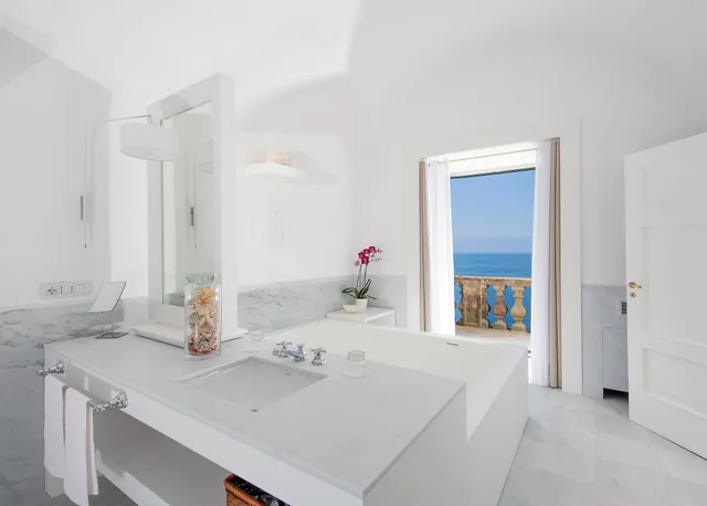 Lady Hamilton, Suite, Sea View, Hot Tub، BELLEVUE SYRENE 2/2